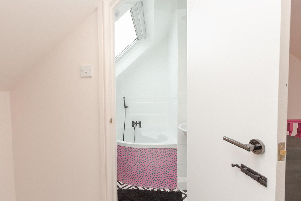 Funky Flat In Margate'S Westbrook Bay Apartment ภายนอก รูปภาพ